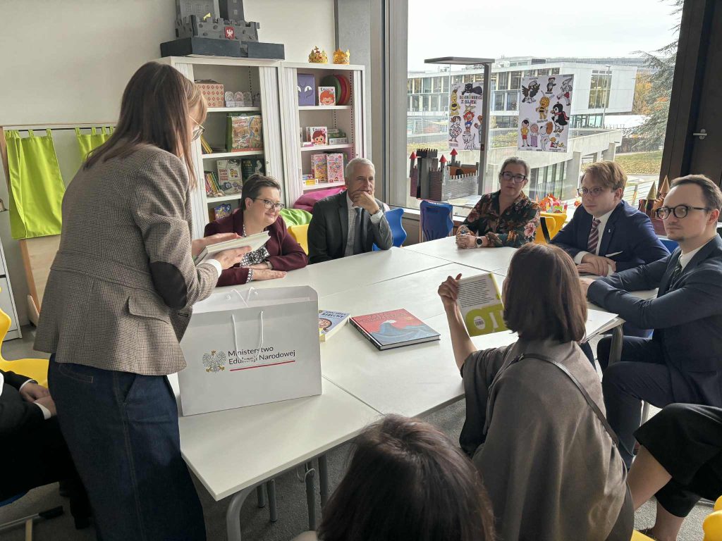 Katarzyna Lubnauer z delegacją MEN w szkole – wyjątkowa wizyta i inspirujące rozmowy