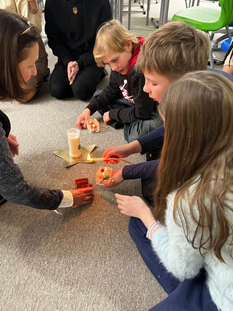 18 grudnia do naszej Szkoły dotarło Światło Pokoju